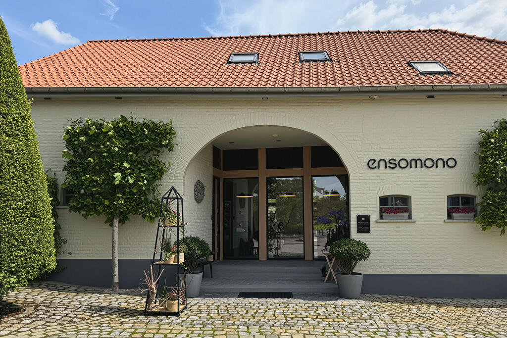 boutique-front.jpg