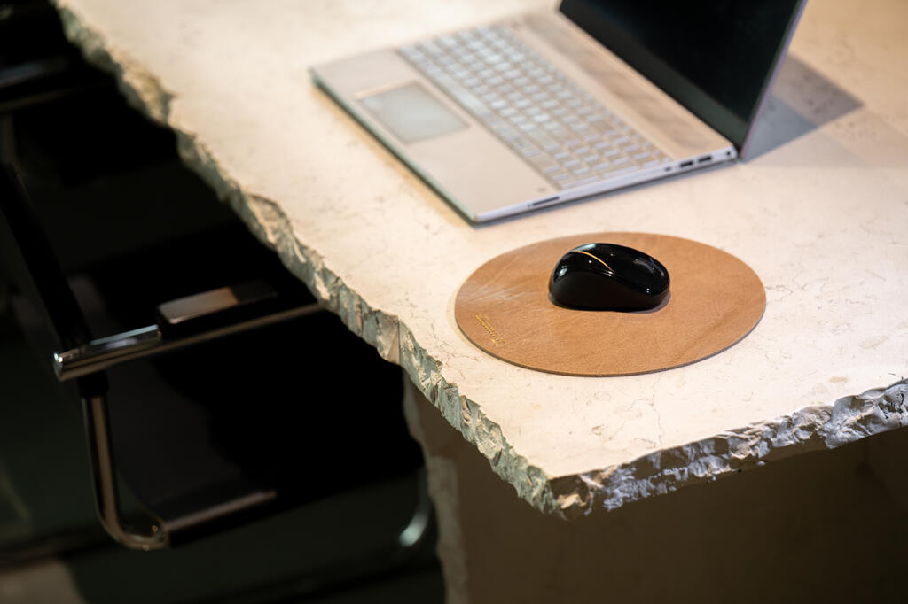 double-stitched-mouse-pad-round-sand-ds-mspd-rnd-002-snd-lifestyle-1-jpg.jpg