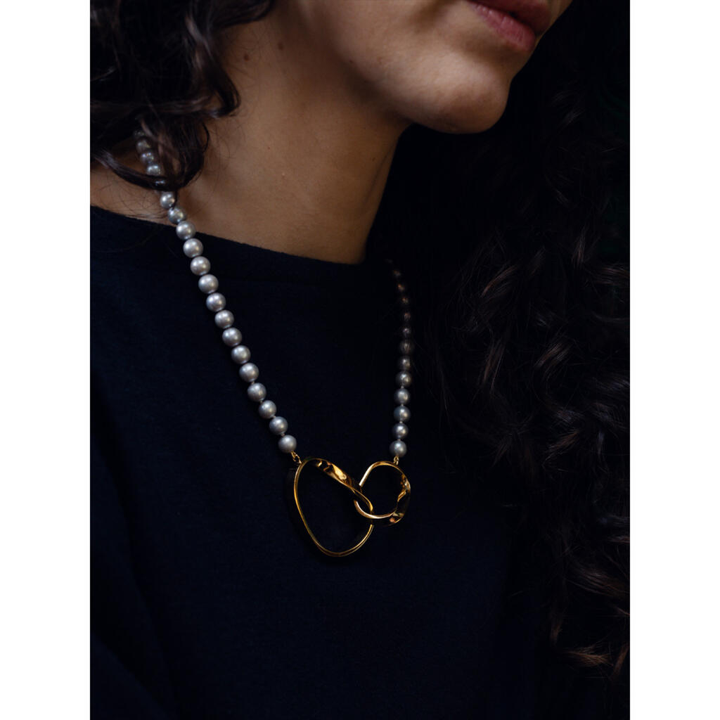studio-collect-moby-necklace-pearl-1.jpg
