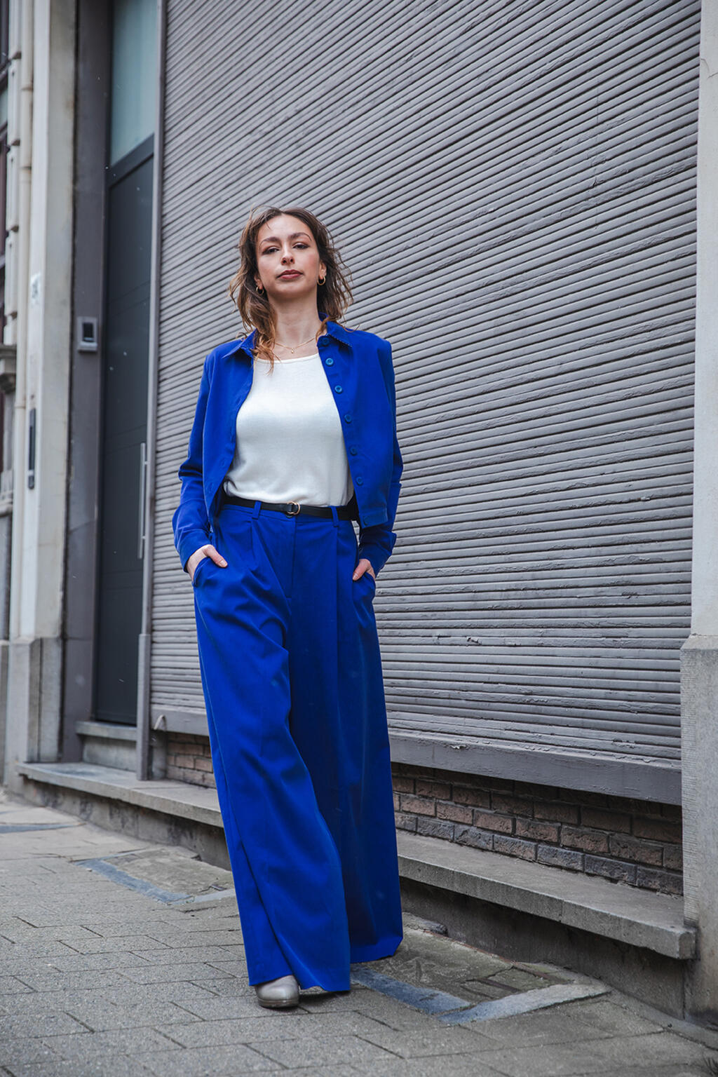 mon-col-fw24-clay-pants-kauri-vest-royal-blue-bloom-shirt-off-white-2.jpg