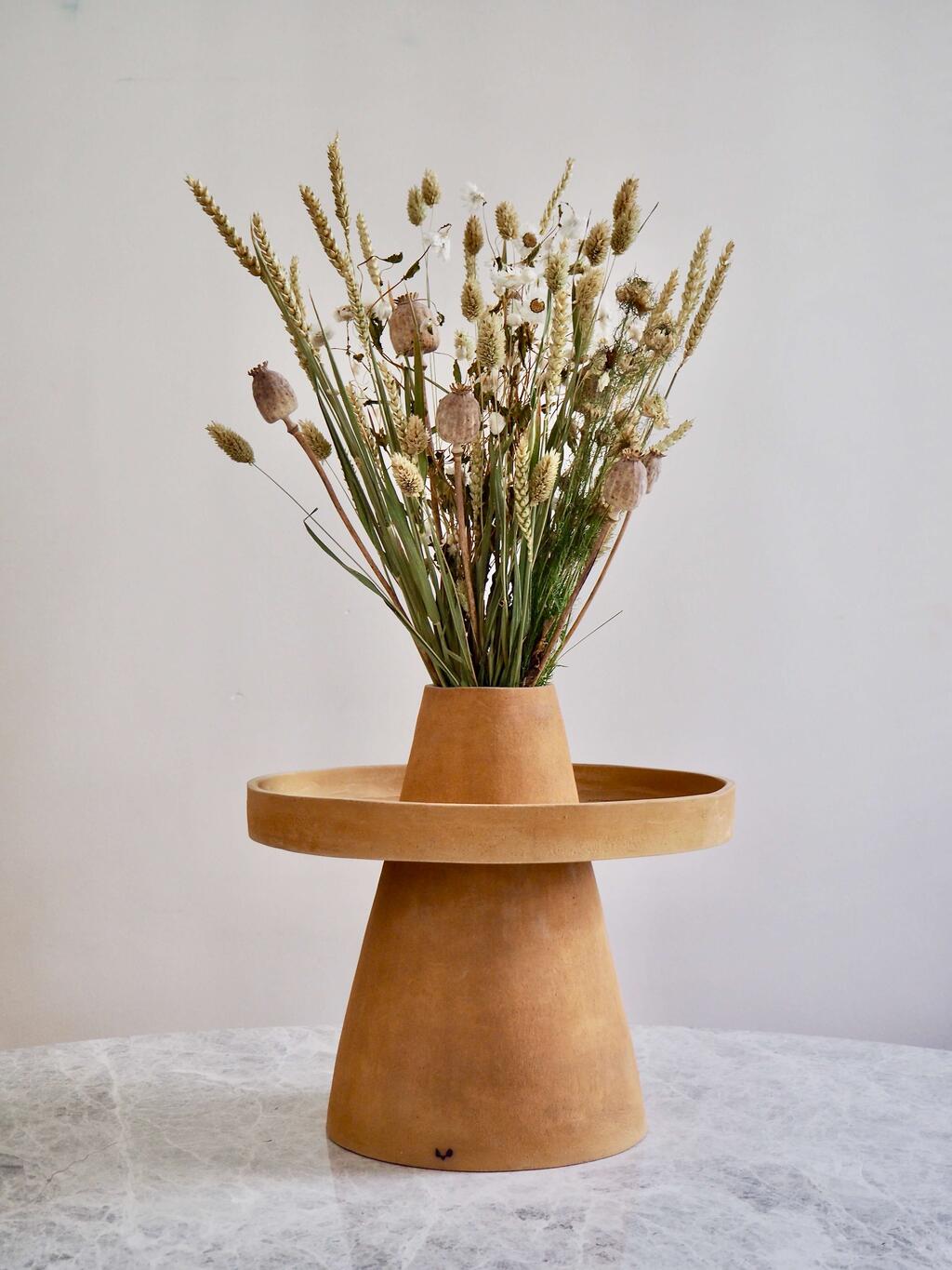 lvd-plateau-vase.jpeg