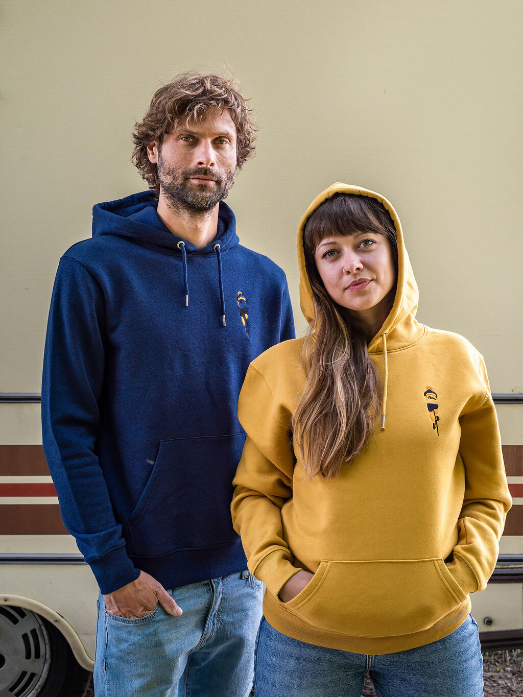freddi-hoodie-camper-blauw-geel-2.jpg