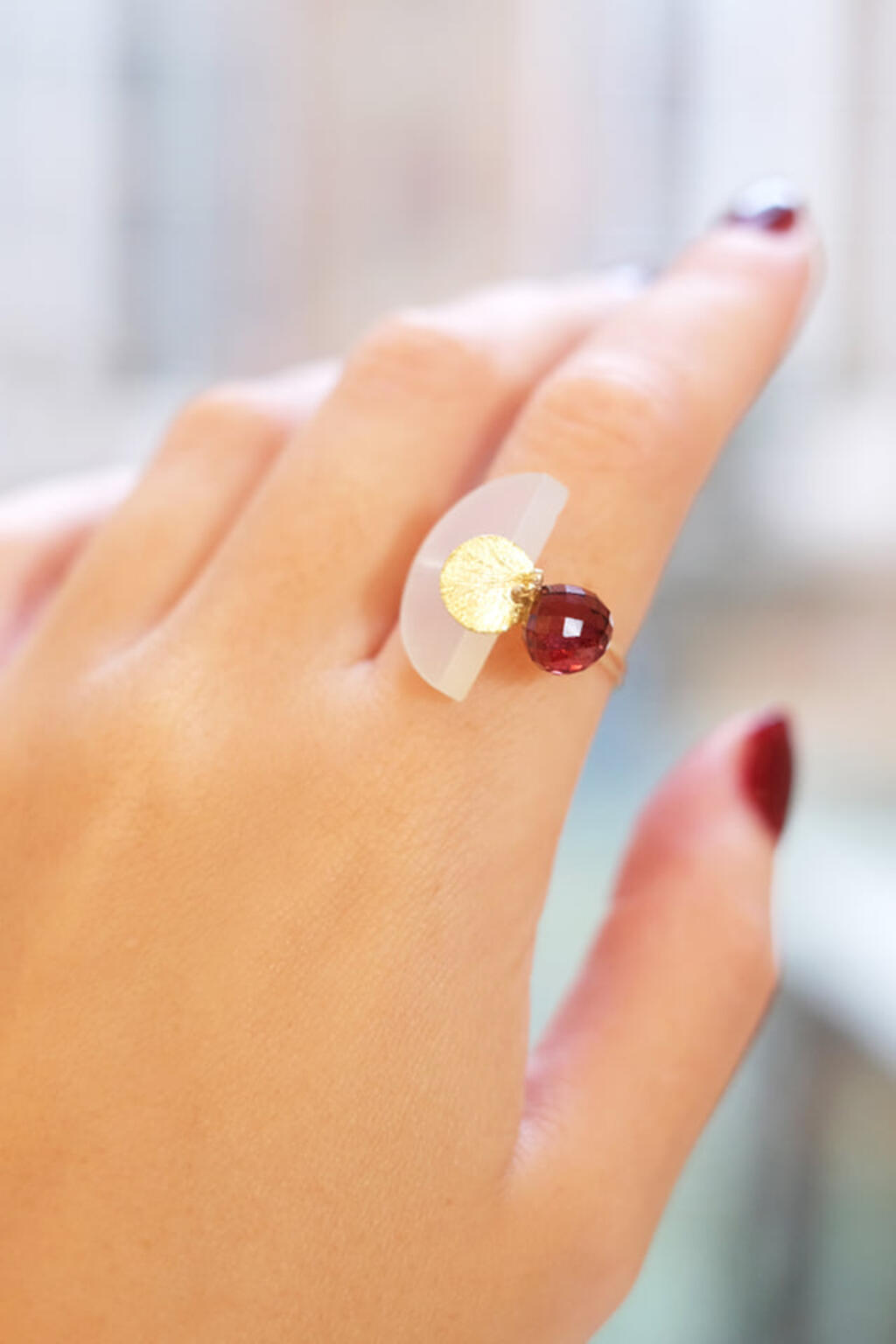 ring-met-rode-granaat-jpg-1591868288.jpg